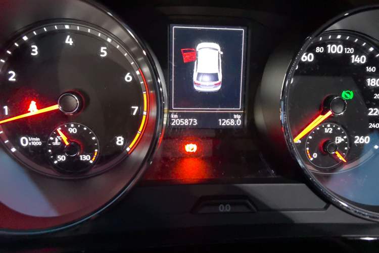 Used Volkswagen Tiguan L 2018 Facelift 330TSI Automatic Two-Wheel Drive Luxury Edition Odometer Close Up