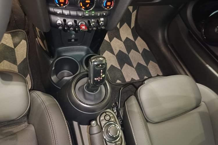 Used MINI 2023 Updated 1.5T COOPER Artist