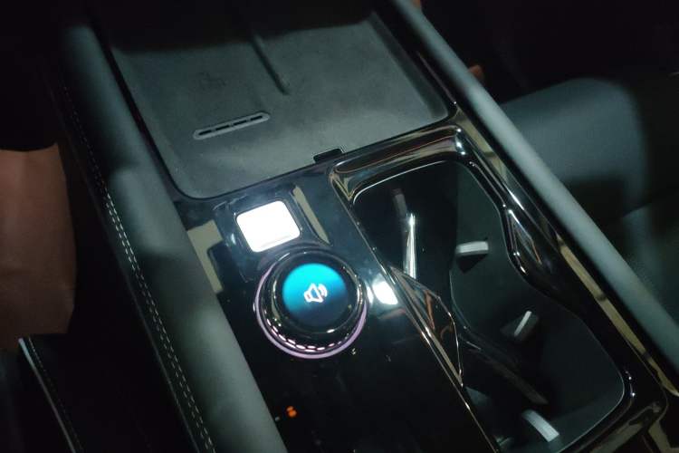 Used Volkswagen Teramont 2025 Tiguan Pro 450TSI 4Motion Crosswind Edition
