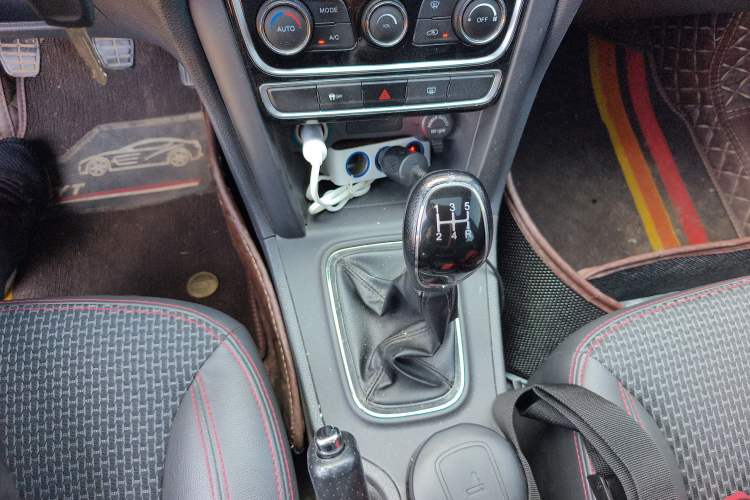 Used Chery Tiggo 3 2016 1.6L Manual ZhiShang Edition Gear Lever