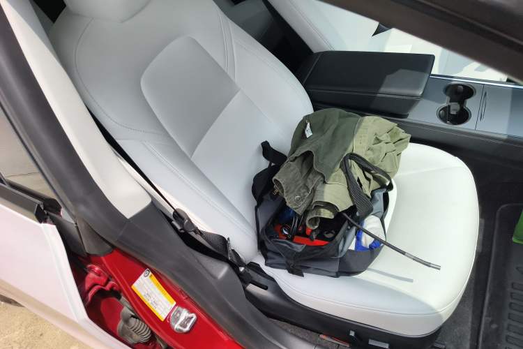 Used Tesla Model 3 2022 Rear-Wheel-Drive Version Right Front Seat