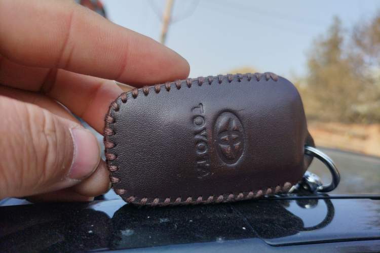 Used Toyota RAV4 2023 2.0L CVT Two-Wheel Drive 20th Anniversary Platinum Edition