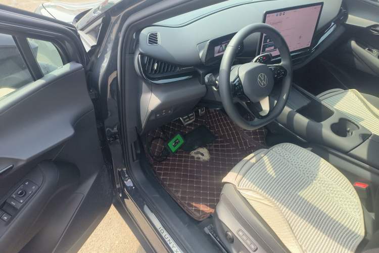 Used Volkswagen ID.UNYX 2024 Pro Long-Range Version Driver Seat