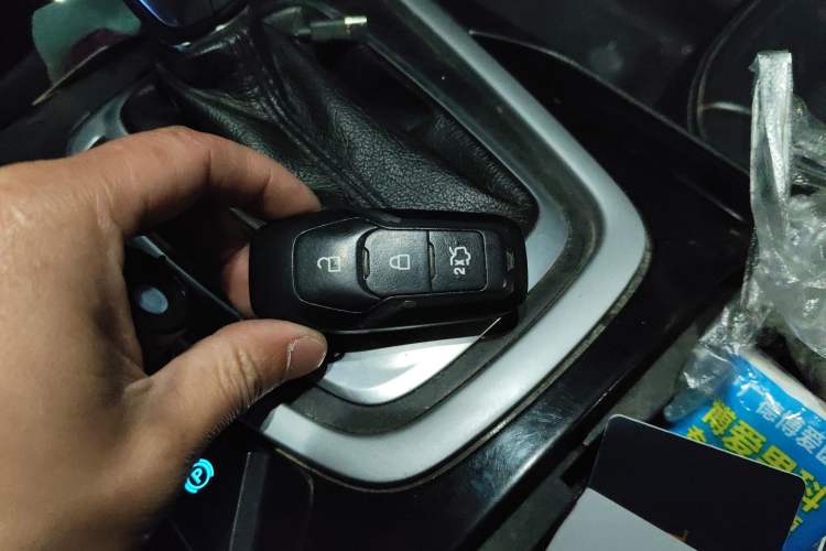 Used Ford Edge 2015 2.0T GTDi 4x4 High-Grade Model