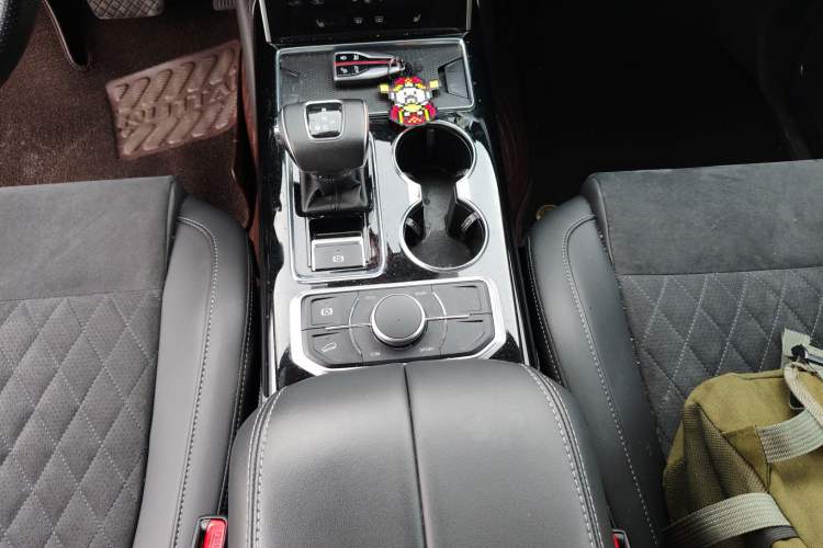 Used Hongqi HS7 2022 2.0T DCT Two-Wheel Drive Smart Connect Flagship Edition Five Seats