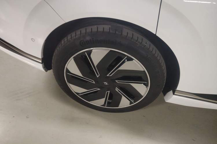 Used Dongfeng eπ eπ008 2024 636Max All-Electric Version 6 Seats