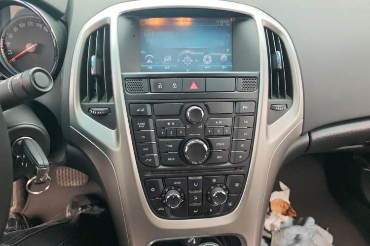 Used Buick GT 2012 GT 1.8L Automatic Fashionable Leather Edition
