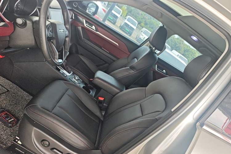 Used Haval H6 Coupe 2018 Red-Label 1.5T Automatic Two-Wheel Drive Ultra-Luxury Model Left Front Seat