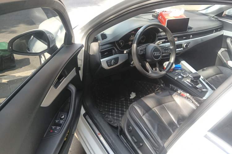 Used Audi A4L 2019 40 TFSI Fashion Edition China VI Emission Standard