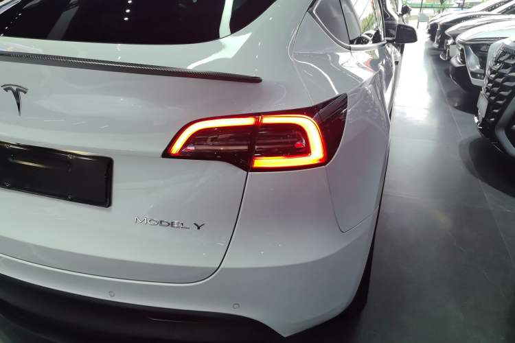 Used Tesla Model Y 2021 Revised Version 2 Long-Range All-Wheel-Drive Edition
