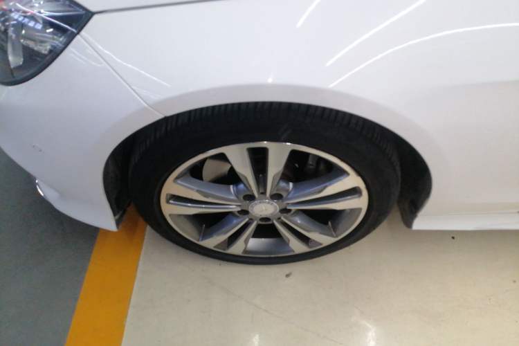 Used Mercedes-Benz E-Class 2015 E 260 L Sport & Fashion Model
