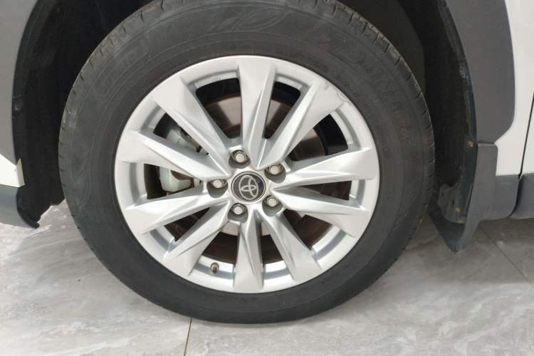 Used Toyota Corolla Cross 2023 2.0L Elite Edition Left Front Wheel Hub