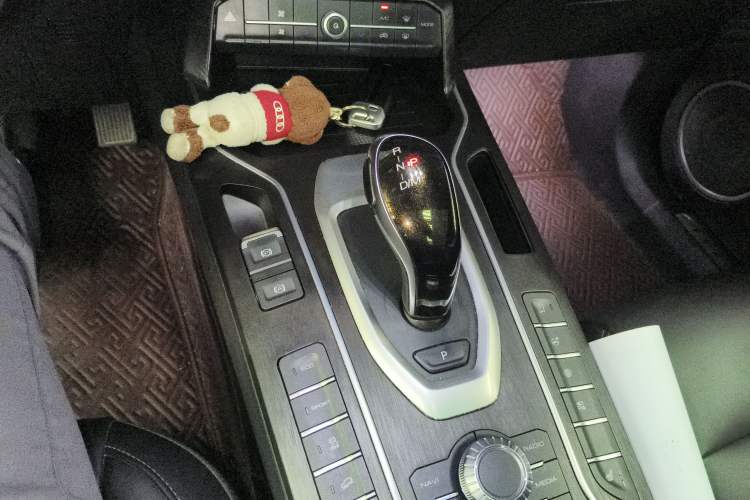 Used Wey VV5 2020 1.5T Two-Wheel Drive Smart Pioneer
