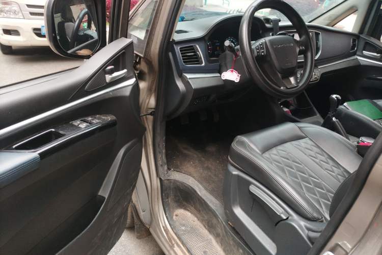 Used FORTHING Lingzhi 2022 Striving Version M5L 1.6L Luxury 7-Seater
