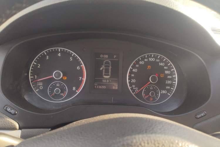 Used Volkswagen Sagitar 2014 1.4TSI Automatic Luxury Model Instrument Cluster