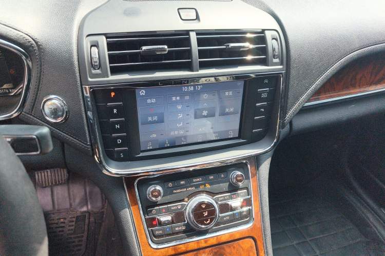 Used Lincoln Continental 2017 2.0T Two-Wheel Drive Deluxe Edition
