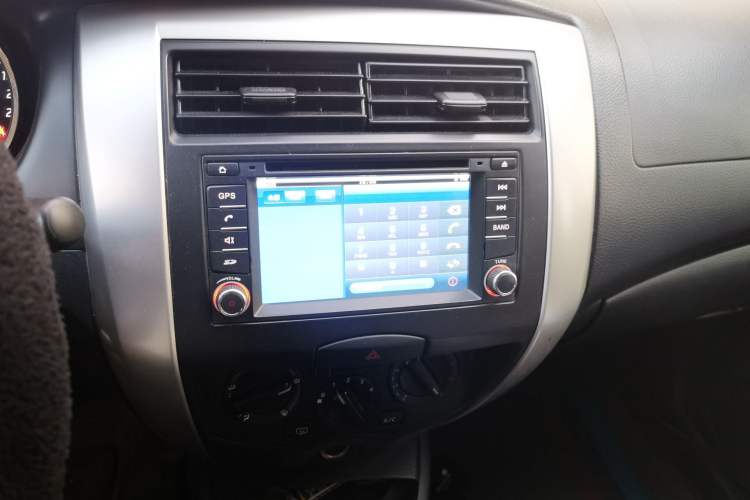 Used Nissan Livina 2013 1.6XE Manual Comfort Edition
