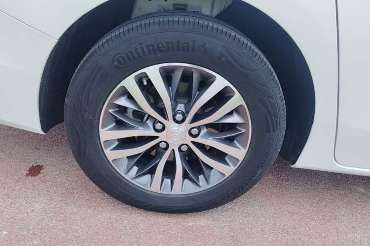 Used Buick GL8 2022 ES Landtrek 653T Luxury Edition