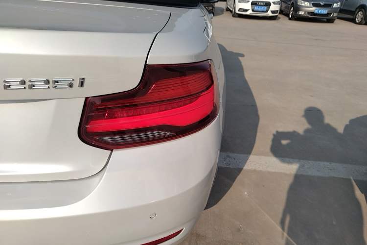 Used BMW 2 Series 2018 220i Convertible Coupe Sports Design Package