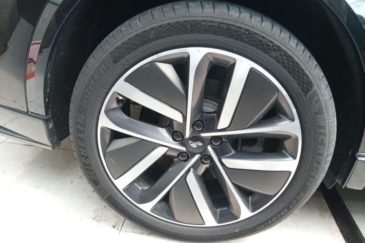 Used Li Auto L9 2022 Max model Exterior 5