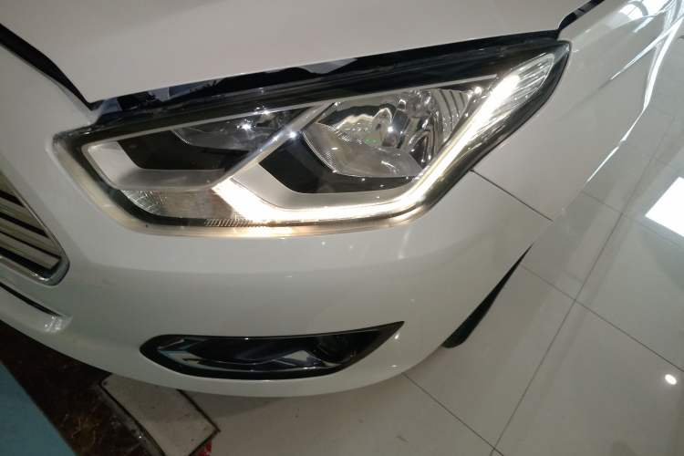 Used Ford Escort 2015 1.5L Automatic Fashion Model
