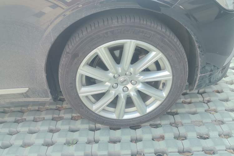 Used Volvo S90 2020 T4 SmartDrive Luxury Edition Right Front Wheel Hub