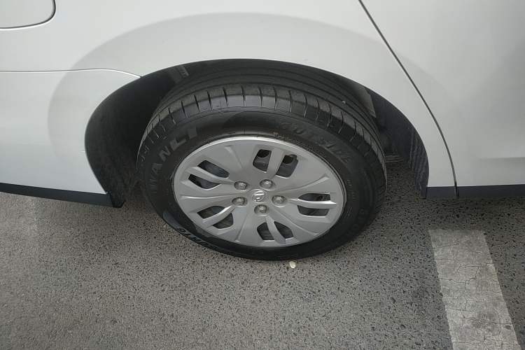 Used SAIC MAXUS G50 2022 1.5T Manual Touring A Exterior 5