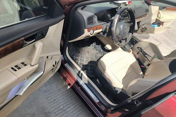 Used Volkswagen Lavida 2013 Restyled Classic 1.6L Automatic Comfort Edition Driver Seat