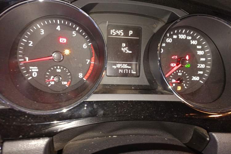 Used Volkswagen Sagitar 2015 230TSI Automatic Comfort Version Odometer Close Up