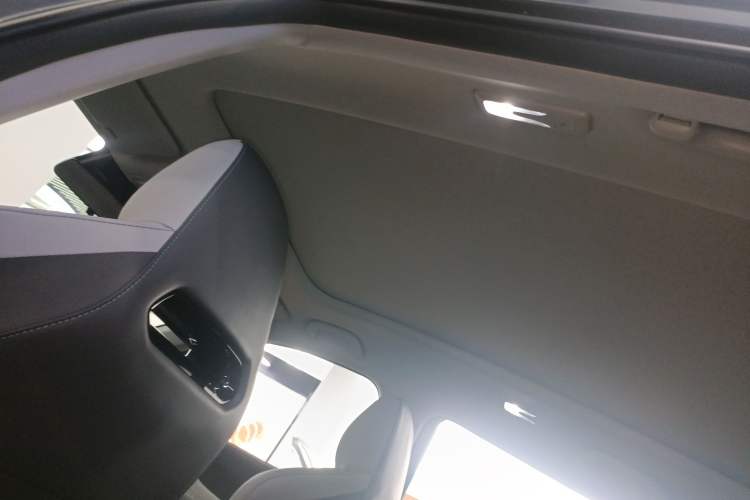 Used Changan UNI-Z New Energy 2024 Blue Whale Smart Electric iDD 125km Beyond Edition