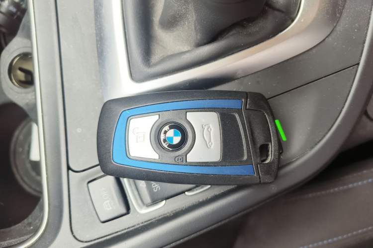 Used BMW 3 Series 2018 320i M Sport Package Interior 1