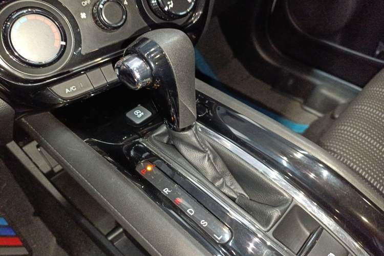 Used Honda Vezel 2017 1.8L CVT Front-Wheel Drive Pioneer Edition