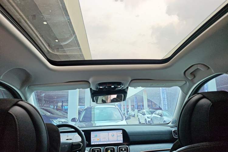 Used Chery Tiggo 9 2023 2.0T Dual-Clutch Two-Wheel Drive Luxury Edition 5 Seats Headliner