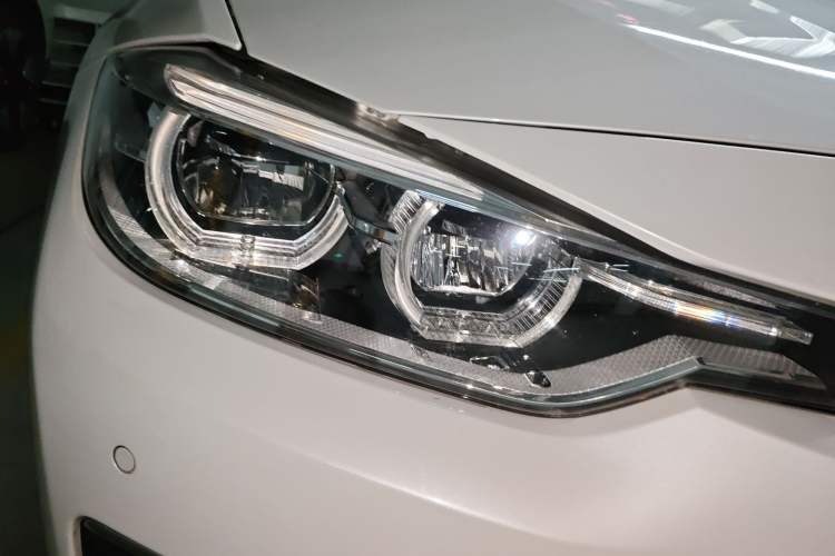 Used BMW 3 Series 2018 320Li Fashion Model Right Front Headlight