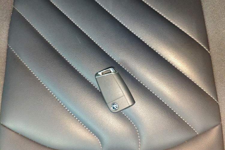 Used Volkswagen Tharu 2023 300TSI Two-Wheel-Drive Moonlight Edition