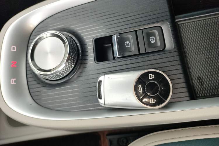 Used ORA Good Cat 2021 400km Standard Range Athena Edition Lithium Iron Phosphate Vehicle Key