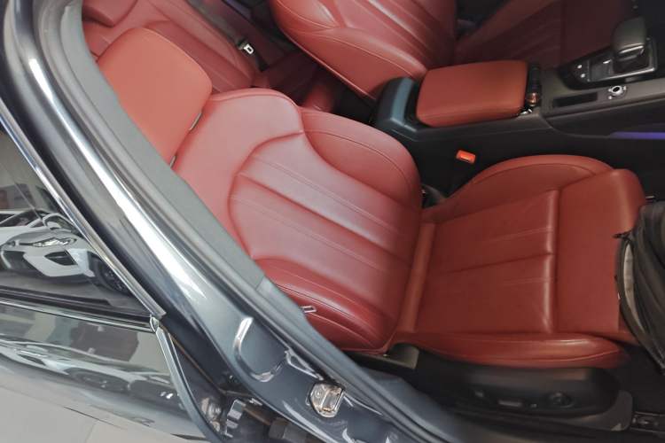 Used Audi A4L 2023 40 TFSI Luxury Dynamic Model