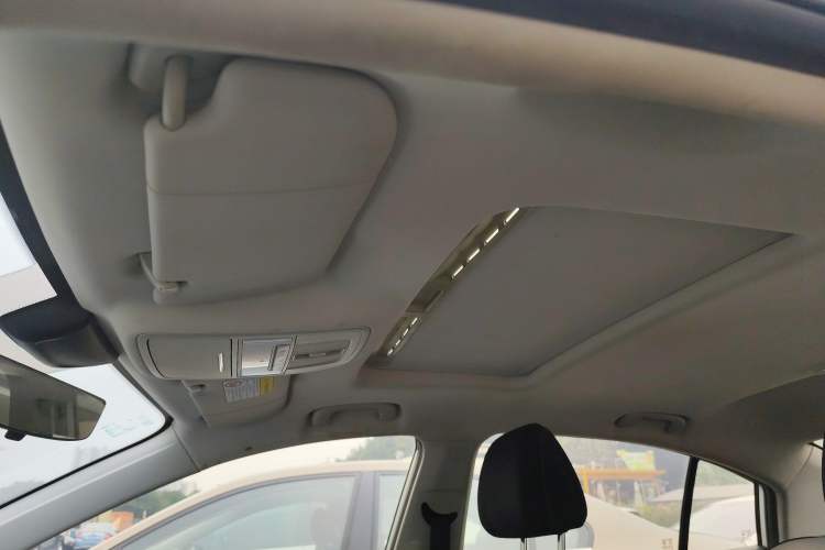 Used Roewe i5 2021 1.5L CVT Platinum Edition
