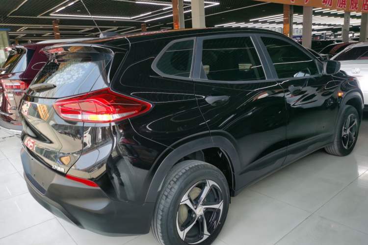 Used Chevrolet Trax 2019 325T Automatic Sport Edition China VI Standard Rear Right 45 Deg