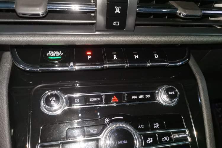 Used Lincoln Corsair 2022 2.0T Two-Wheel Drive Deluxe Edition
