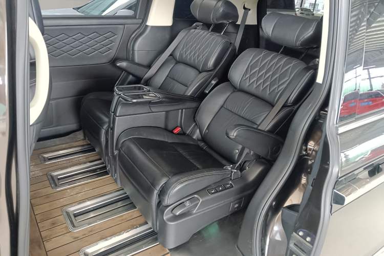 Used Honda Elysion 2019 2.0L Hybrid Luxury Edition