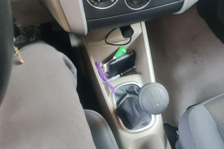 Used Venucia R50 2013 1.6L Manual Fashion Edition