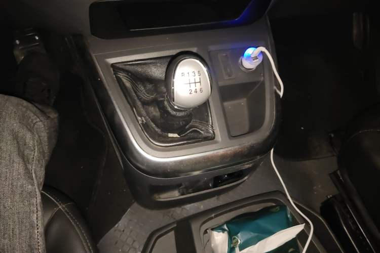 Used Jinbei Hiace King 2021 2.0L Business King Series Enjoyment Version Standard Top 9-Seater 1TZS