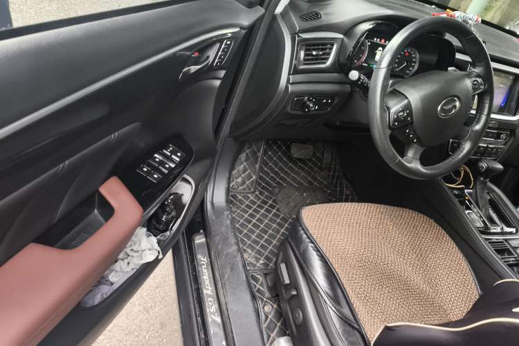 Used GAC Trumpchi GS7 2017 320T Two-Wheel-Drive Luxury Smart Connectivity Model
