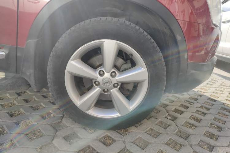 Used Nissan Qashqai 2011 2.0 XV Lea CVT 2WD Right Front Wheel Hub