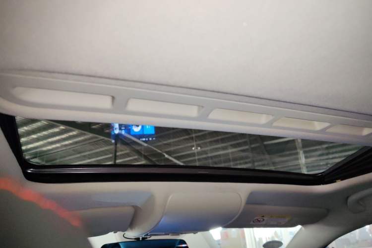 Used Volkswagen Polo 2016 1.6L Automatic Comfort Model Headliner