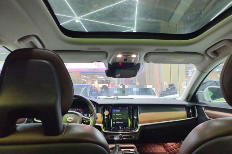 Used Volvo S90 2018 T4 Zhiyuan Edition
