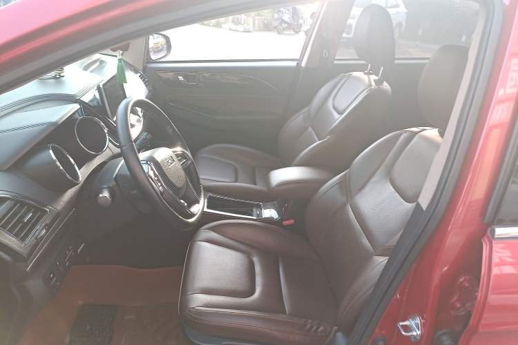 Used Lifan Auto Xuanlang 2017 1.5T Automatic Luxury Model Left Front Seat