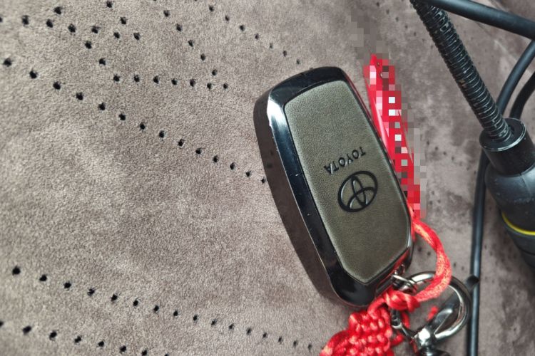 Used Toyota Granvia 2023 2.5L Hybrid Comfort Edition