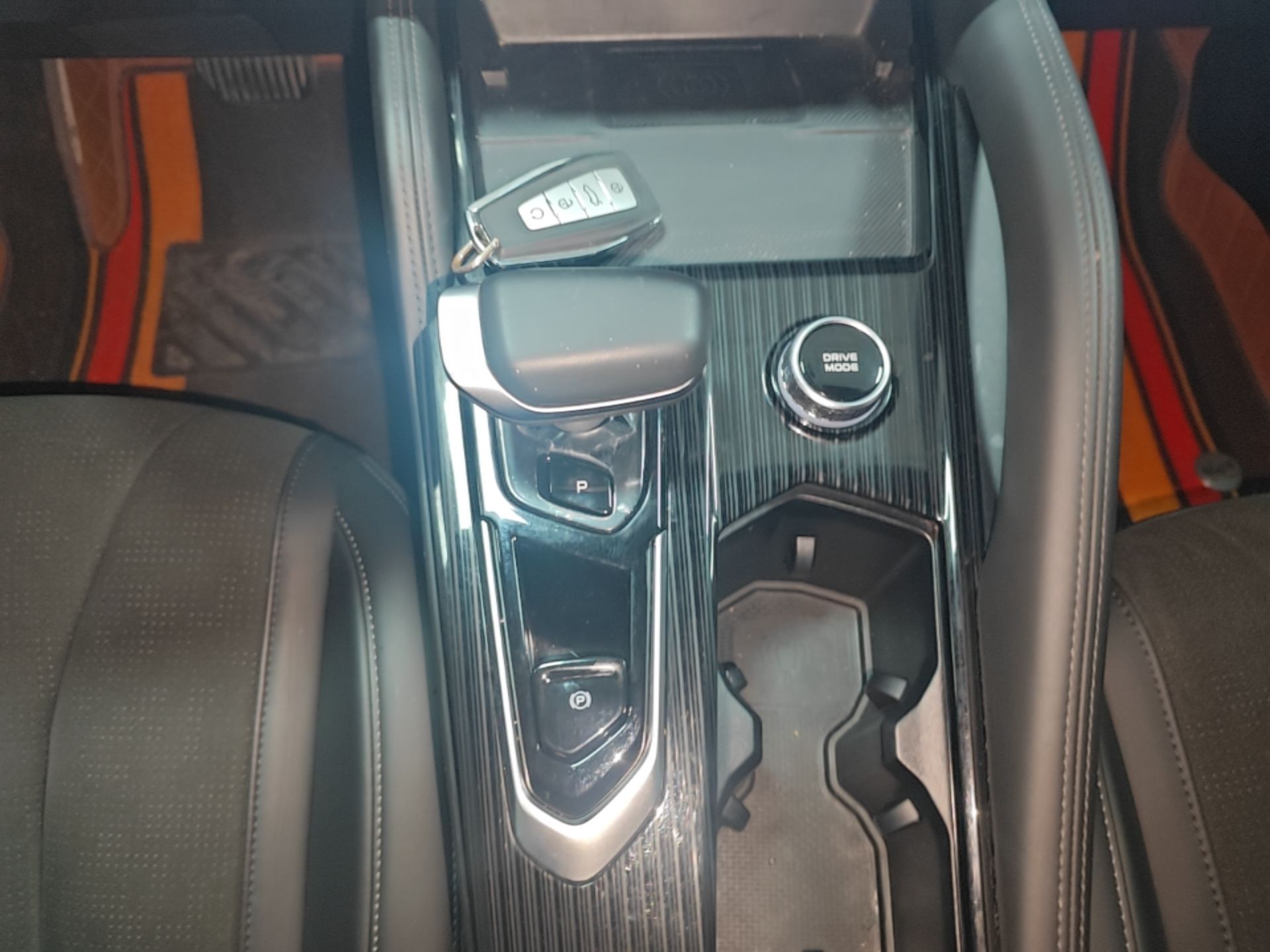 Geely Auto Monjaro L 2024 2.0TD High-Power Automatic Two-Wheel Drive Skyline Edition — снимка 16